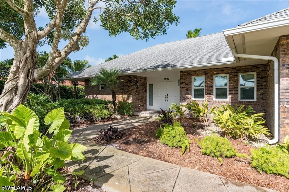 Kings Lake Boulevard Naples, FL 34112