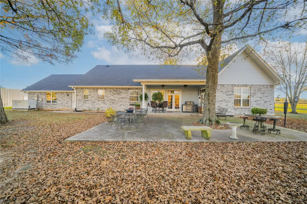 1032 W FM 900 Mount Vernon, TX 75457