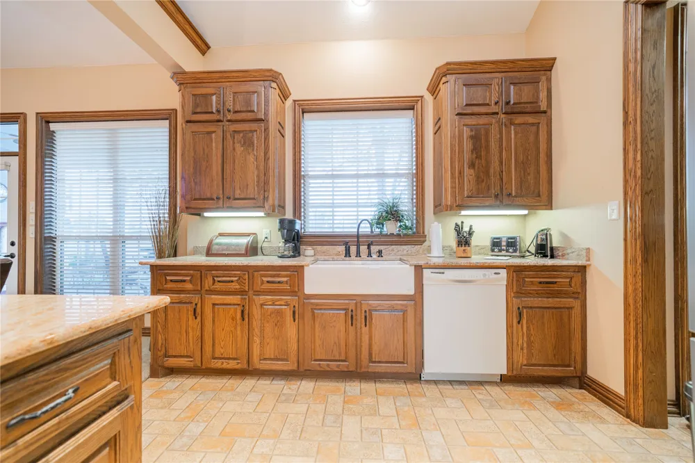 1032 W FM 900 Mount Vernon, TX 75457