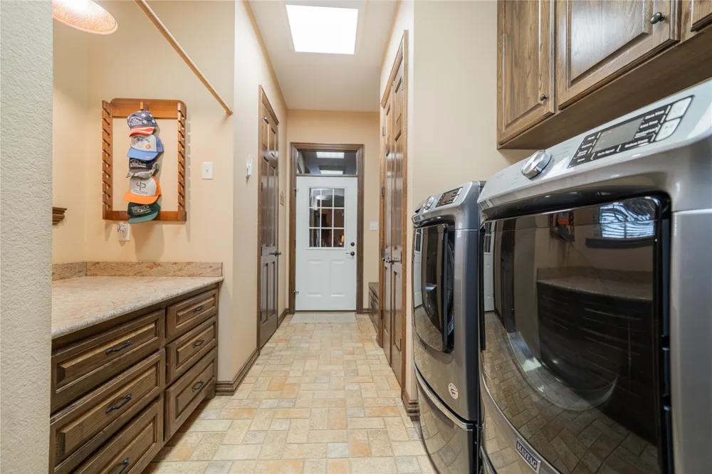 1032 W FM 900 Mount Vernon, TX 75457
