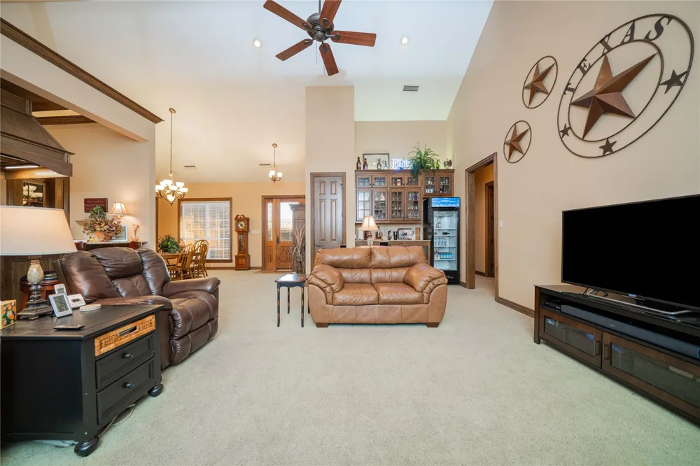 1032 W FM 900 Mount Vernon, TX 75457