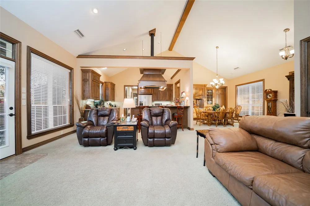 1032 W FM 900 Mount Vernon, TX 75457