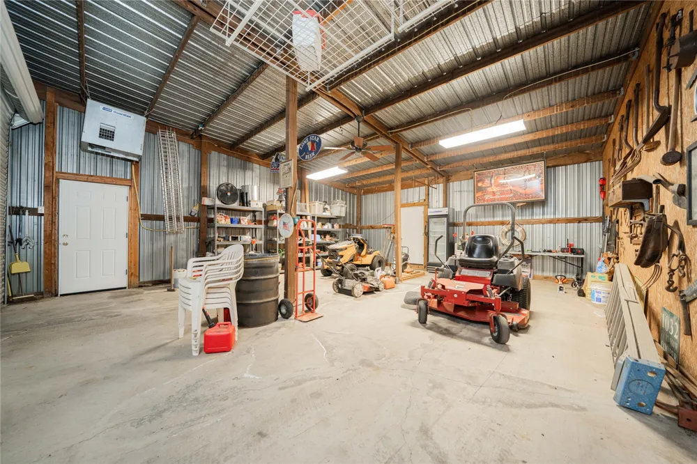 1032 W FM 900 Mount Vernon, TX 75457