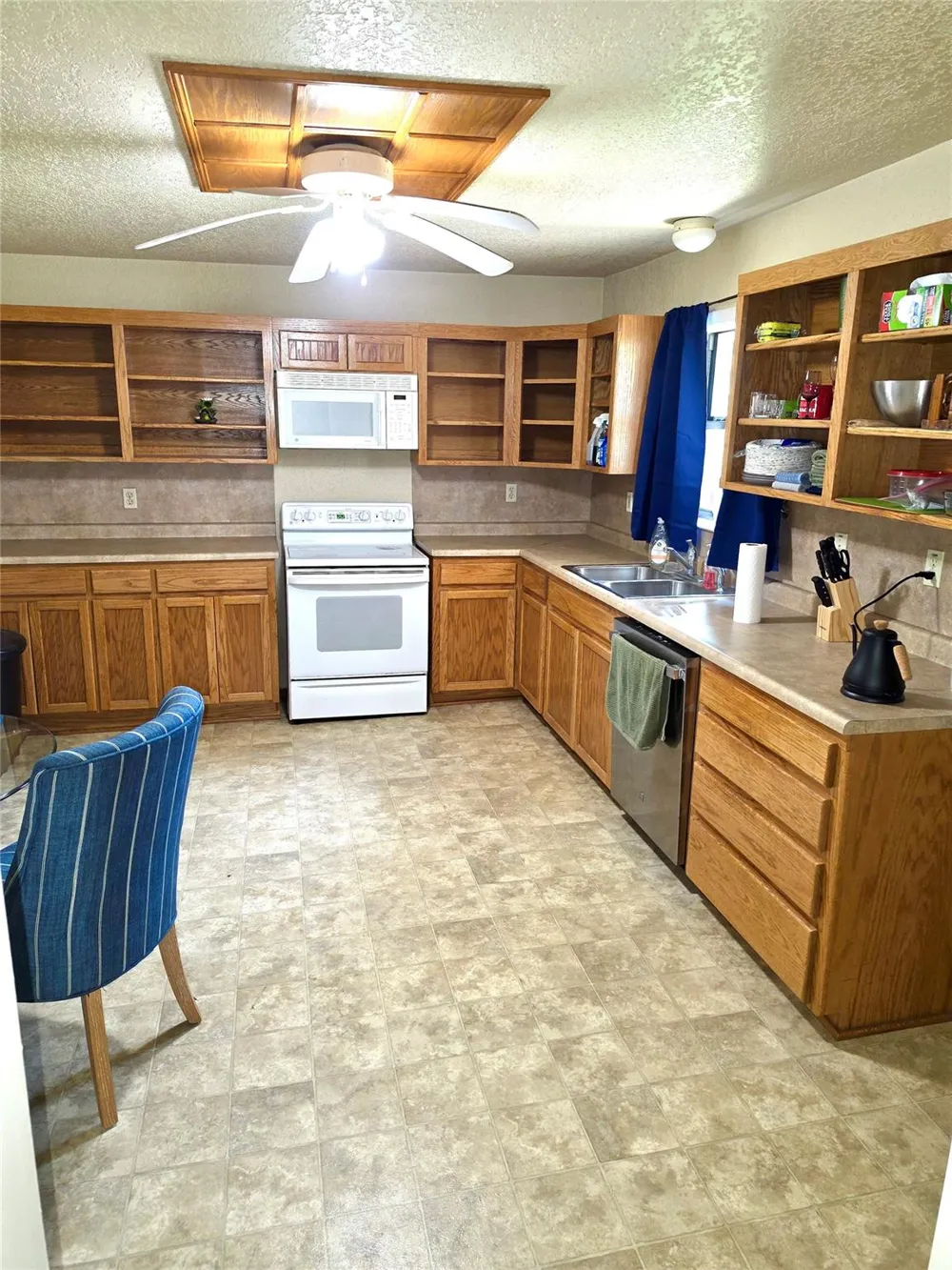 307 5th St Street Sutherland Springs, TX 78161