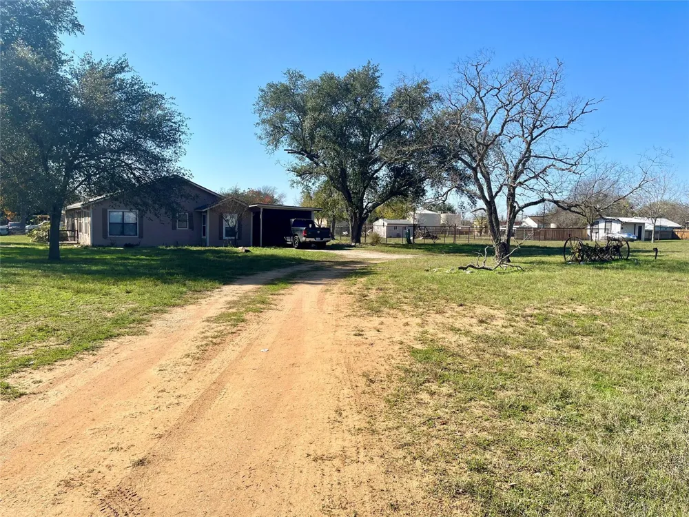 307 5th St Street Sutherland Springs, TX 78161