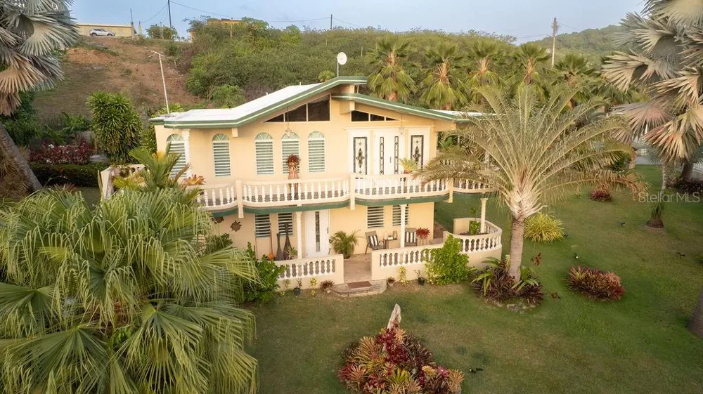 393 MONTE CARMELO Vieques, PR 00765