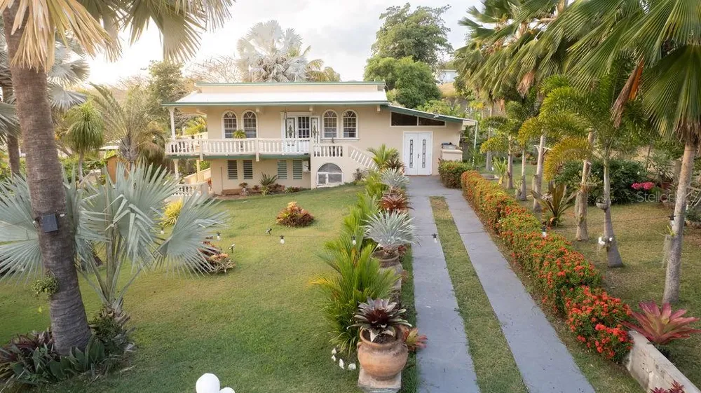 393 MONTE CARMELO Vieques, PR 00765