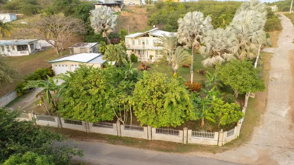 393 MONTE CARMELO Vieques, PR 00765