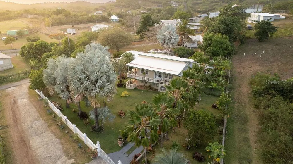 393 MONTE CARMELO Vieques, PR 00765