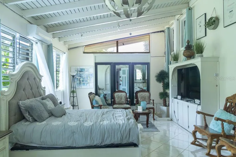 393 MONTE CARMELO Vieques, PR 00765