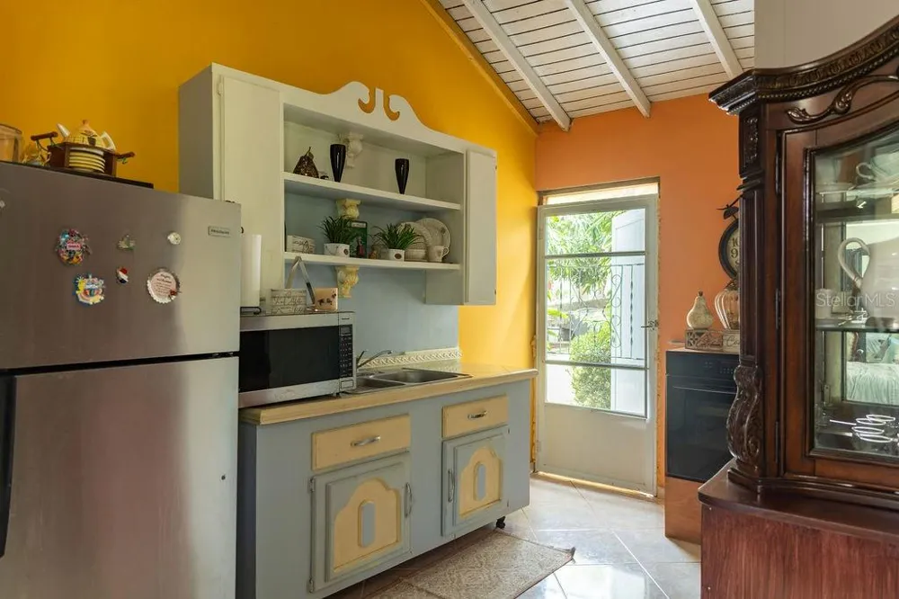 393 MONTE CARMELO Vieques, PR 00765