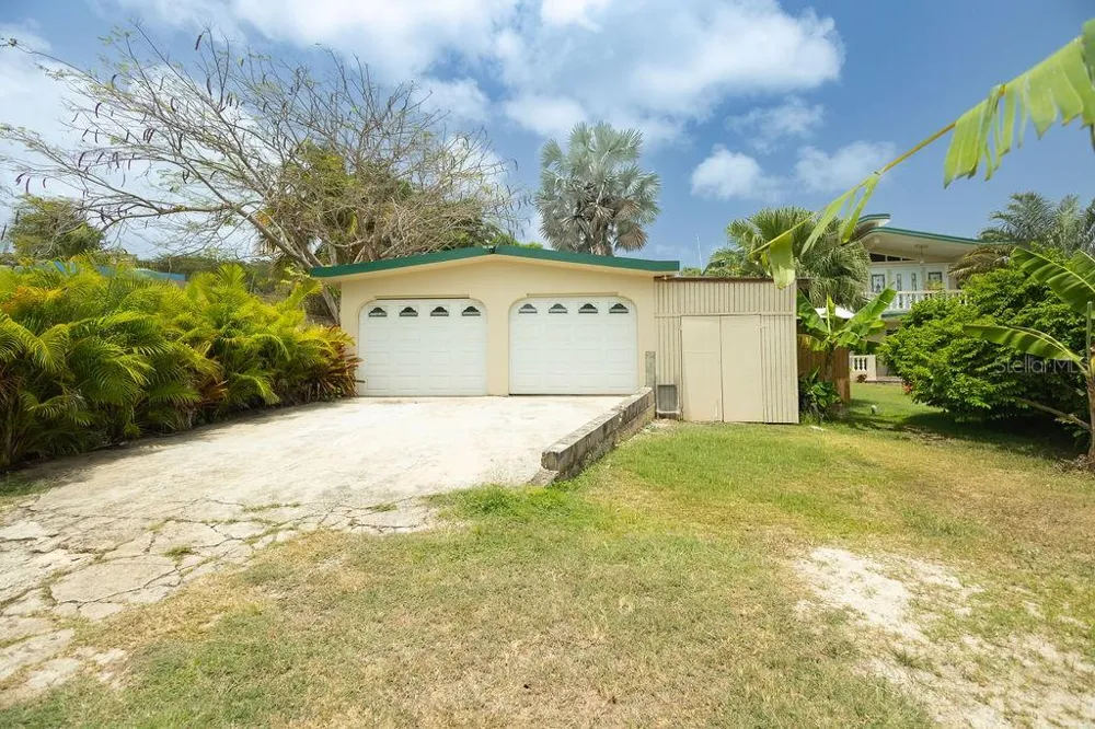 393 MONTE CARMELO Vieques, PR 00765