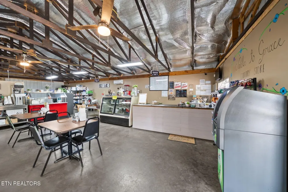 1424 Bellview Rd Pikeville, TN 37367