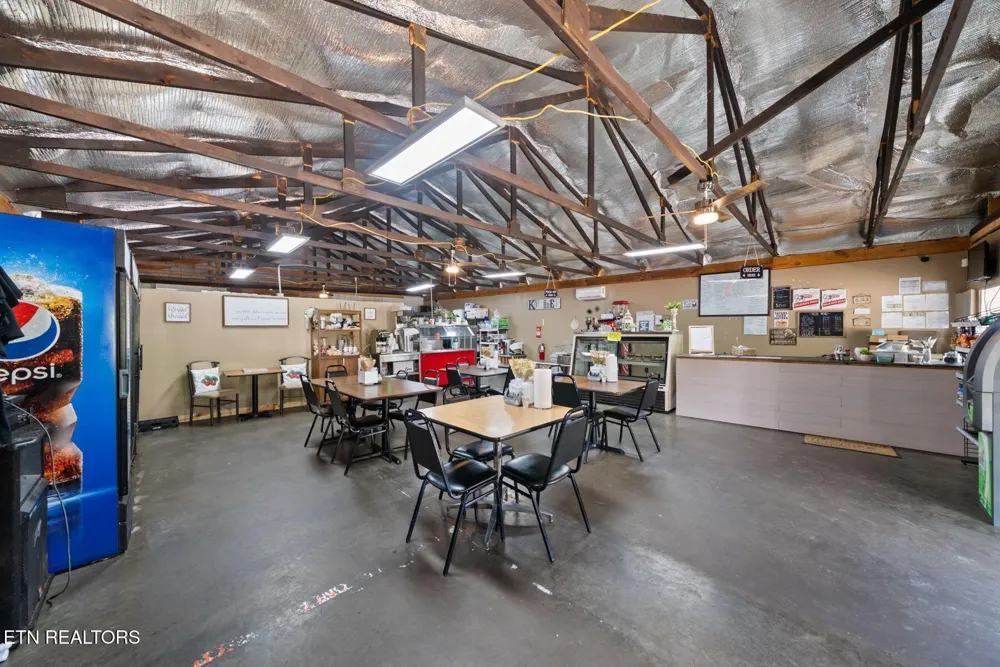 1424 Bellview Rd Pikeville, TN 37367
