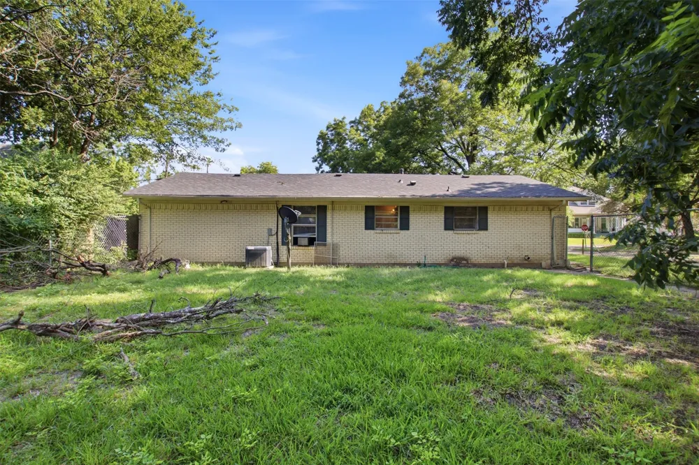 912 Sycamore Street Commerce, TX 75428
