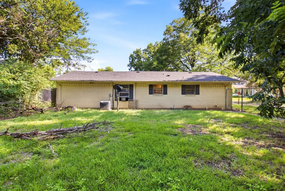 912 Sycamore Street Commerce, TX 75428