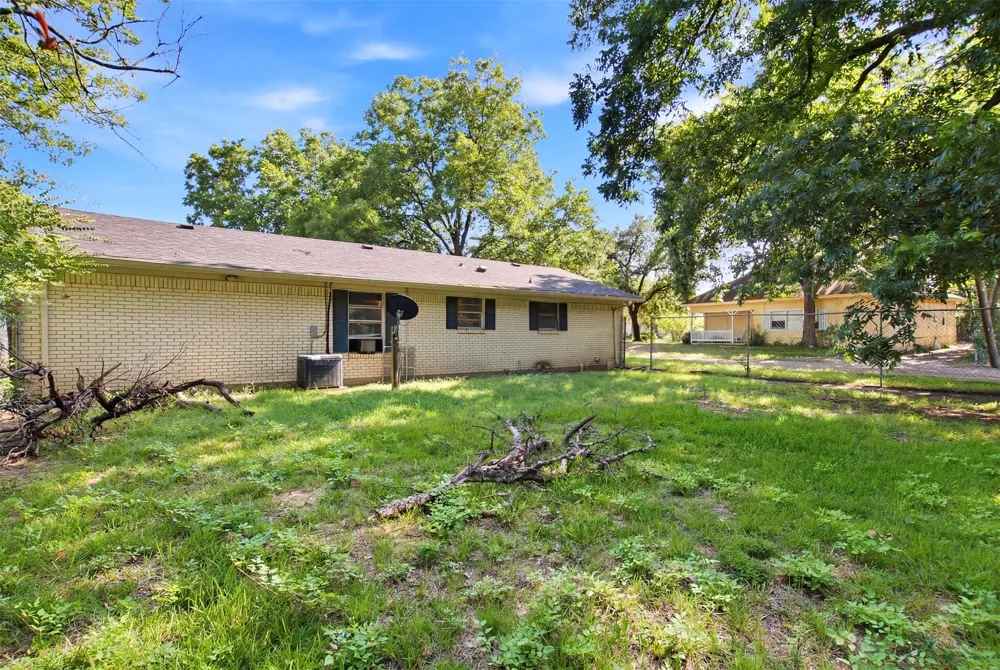 912 Sycamore Street Commerce, TX 75428