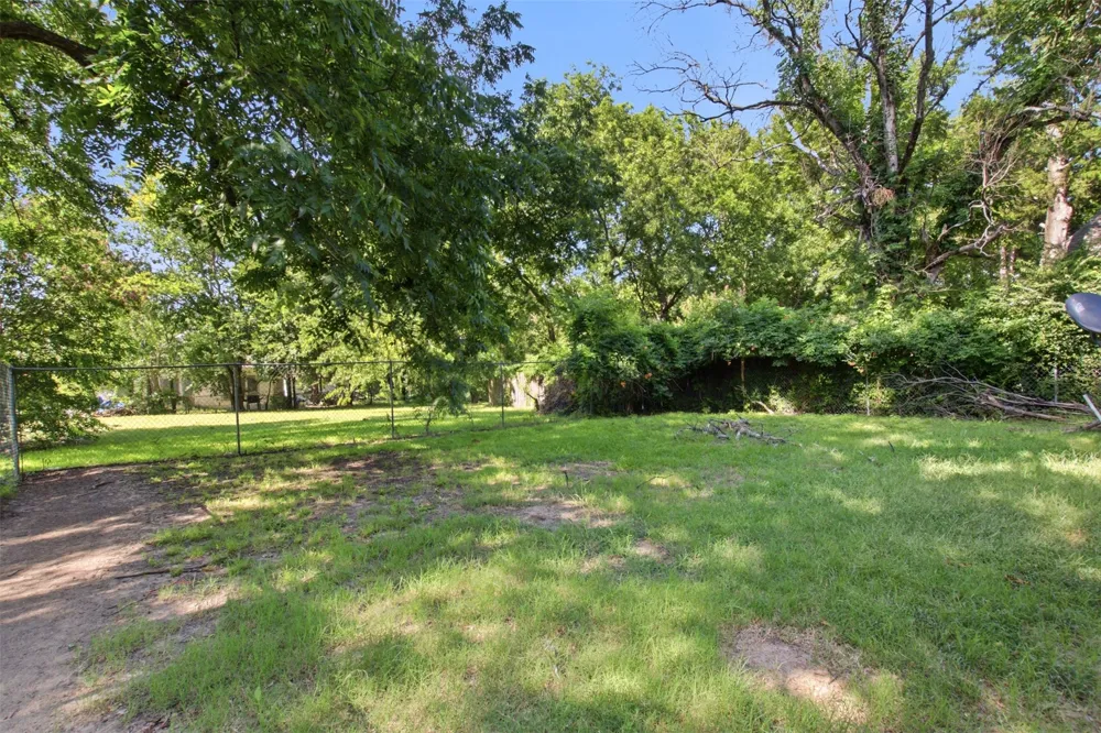 912 Sycamore Street Commerce, TX 75428