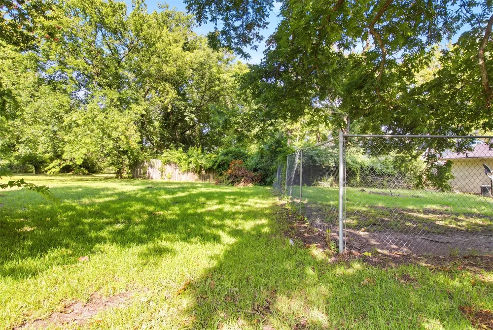 912 Sycamore Street Commerce, TX 75428