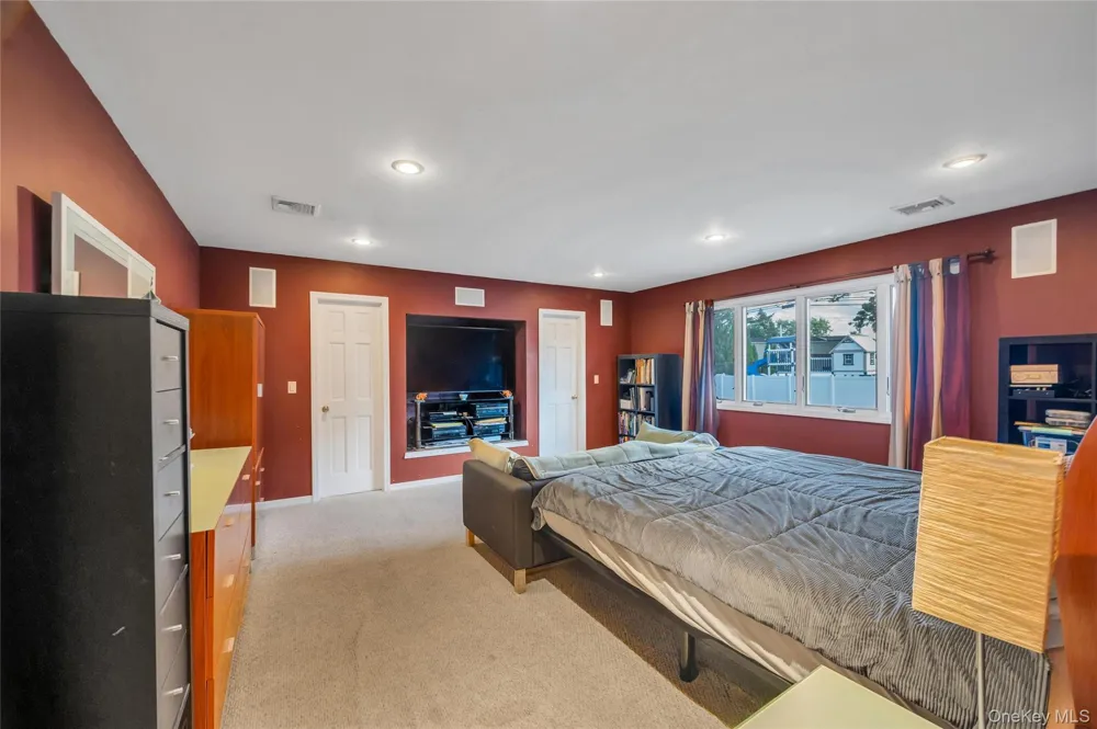 40 Columbia Street Bethpage, NY 11714