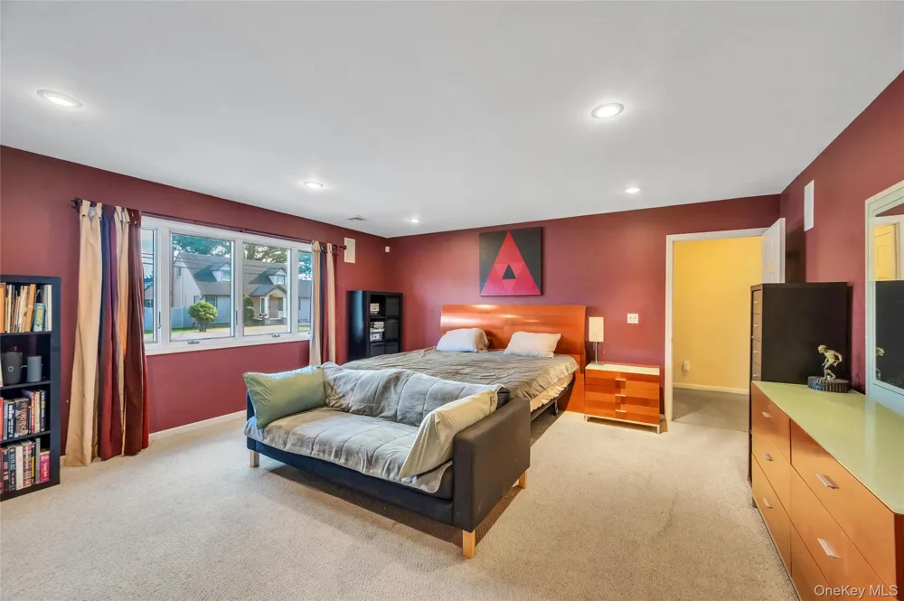 40 Columbia Street Bethpage, NY 11714