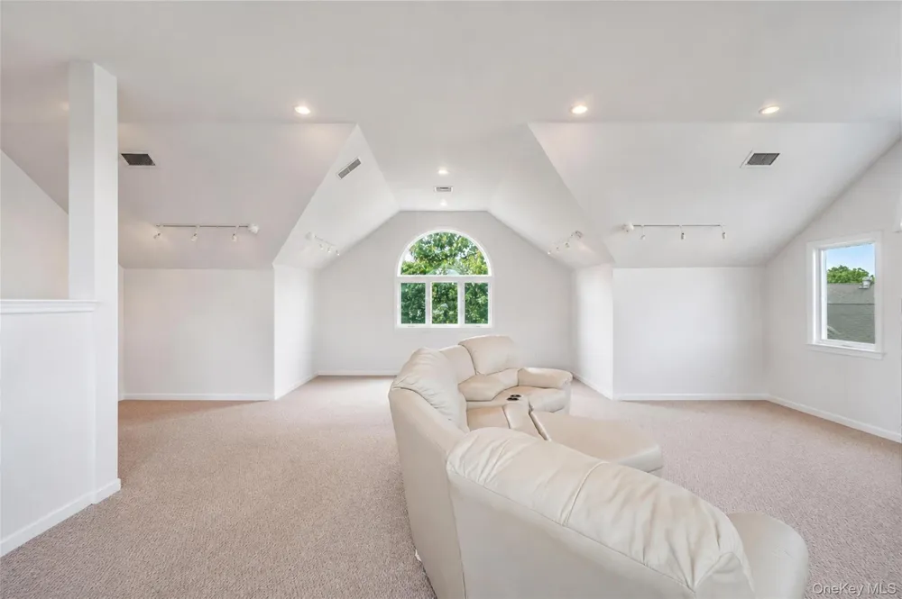 40 Columbia Street Bethpage, NY 11714