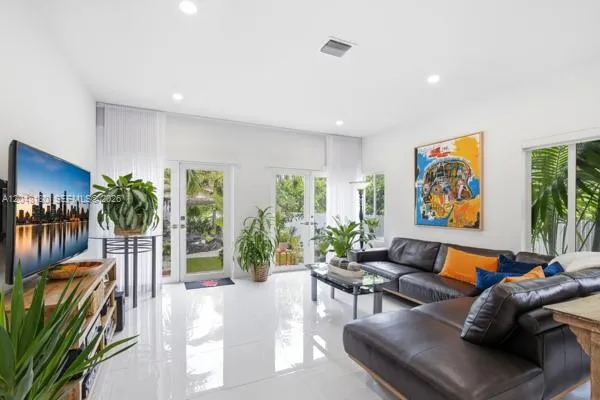 2931 SW 38th Ct #2 Miami, FL 33134