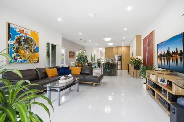 2931 SW 38th Ct #2 Miami, FL 33134