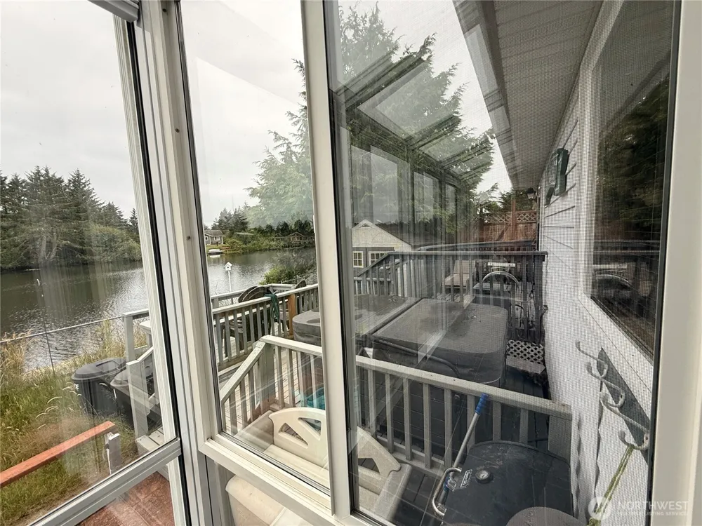 137 Canal Drive NE Ocean Shores, WA 98569