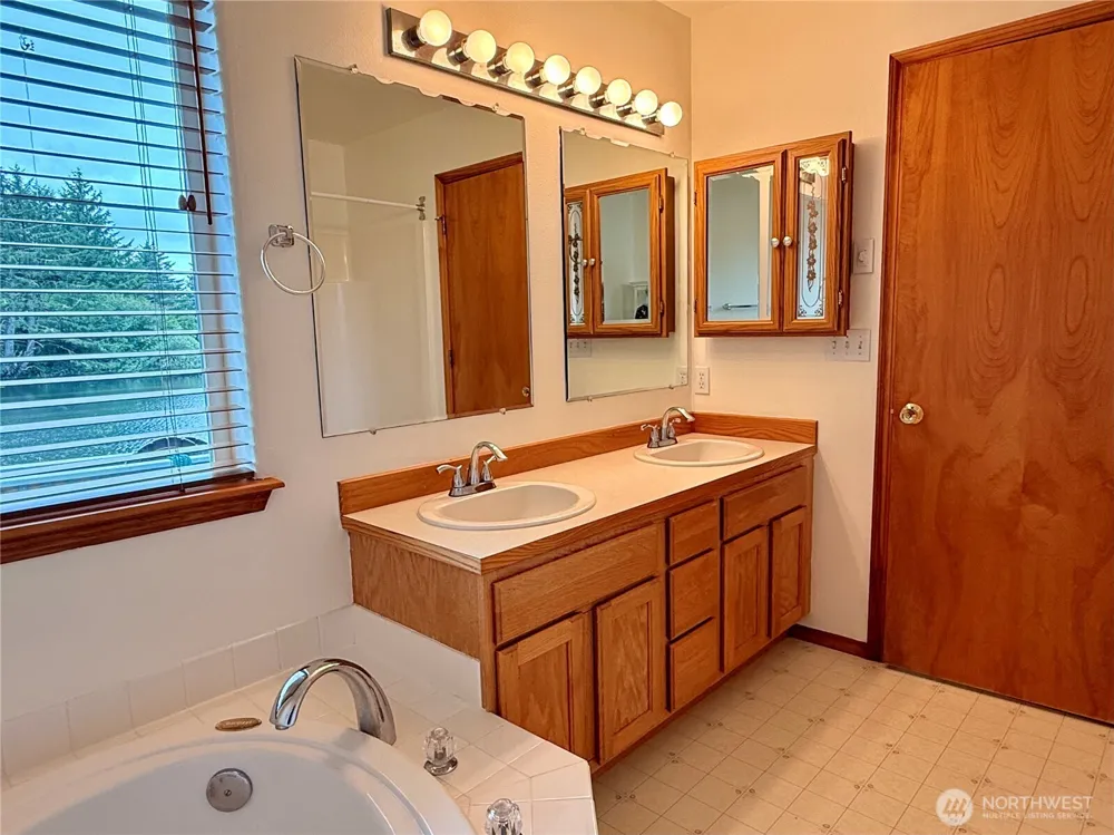 137 Canal Drive NE Ocean Shores, WA 98569