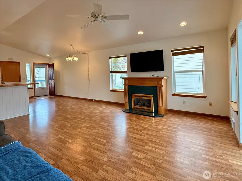 137 Canal Drive NE Ocean Shores, WA 98569