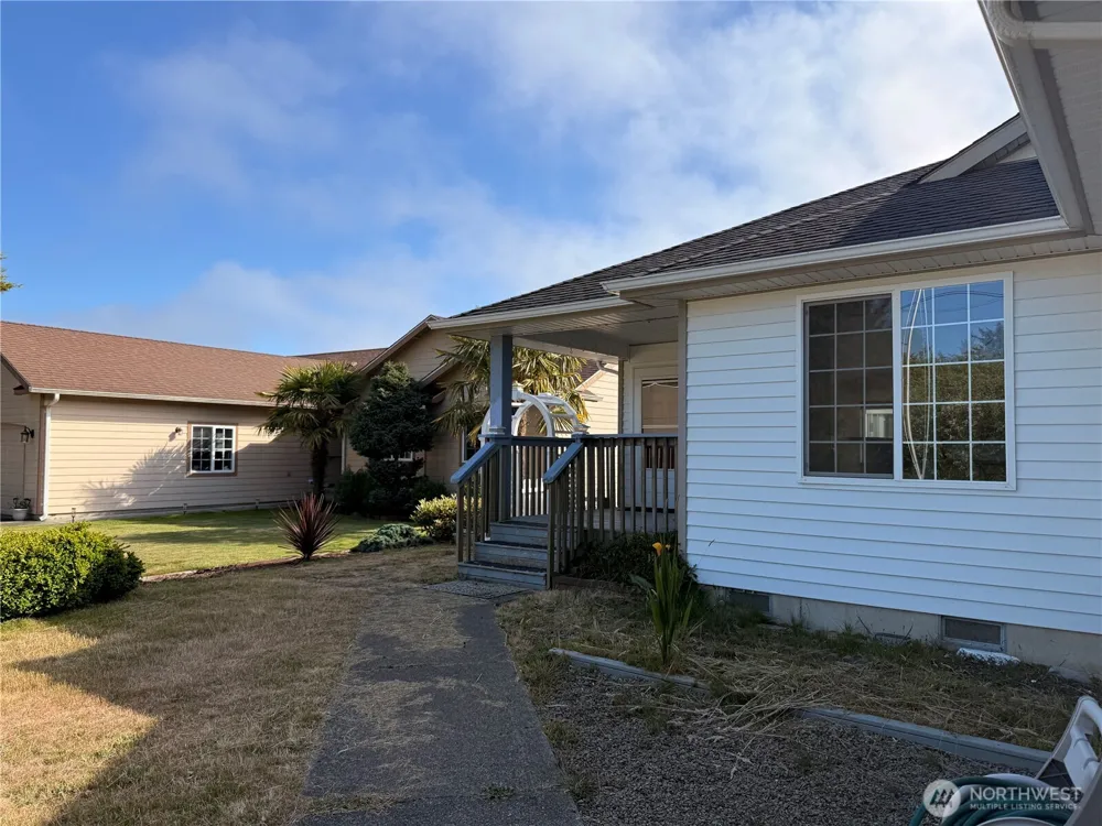 137 Canal Drive NE Ocean Shores, WA 98569