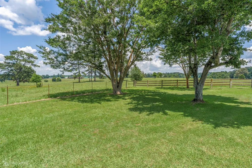1241 Country Club Circle Minden, LA 71055