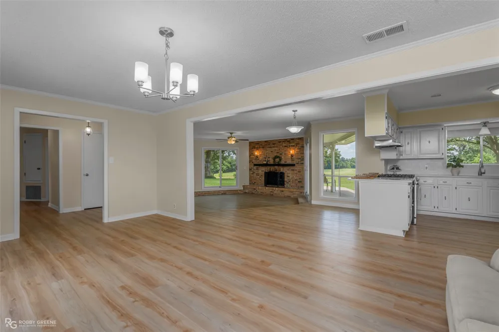 1241 Country Club Circle Minden, LA 71055