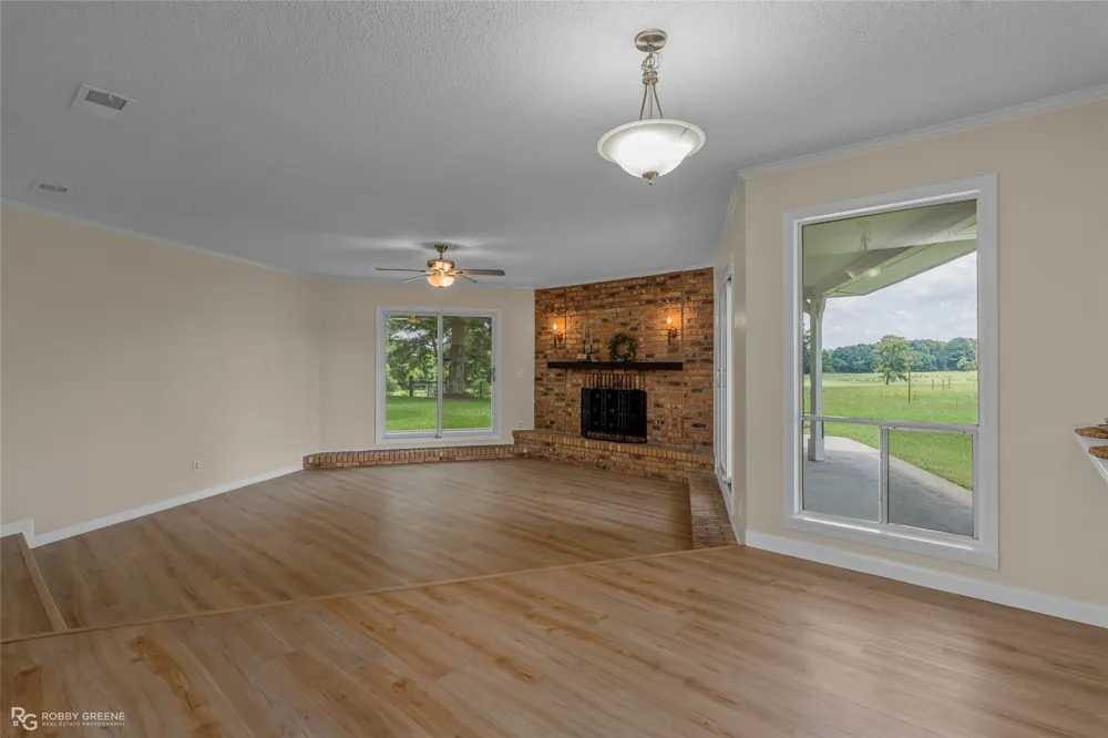 1241 Country Club Circle Minden, LA 71055