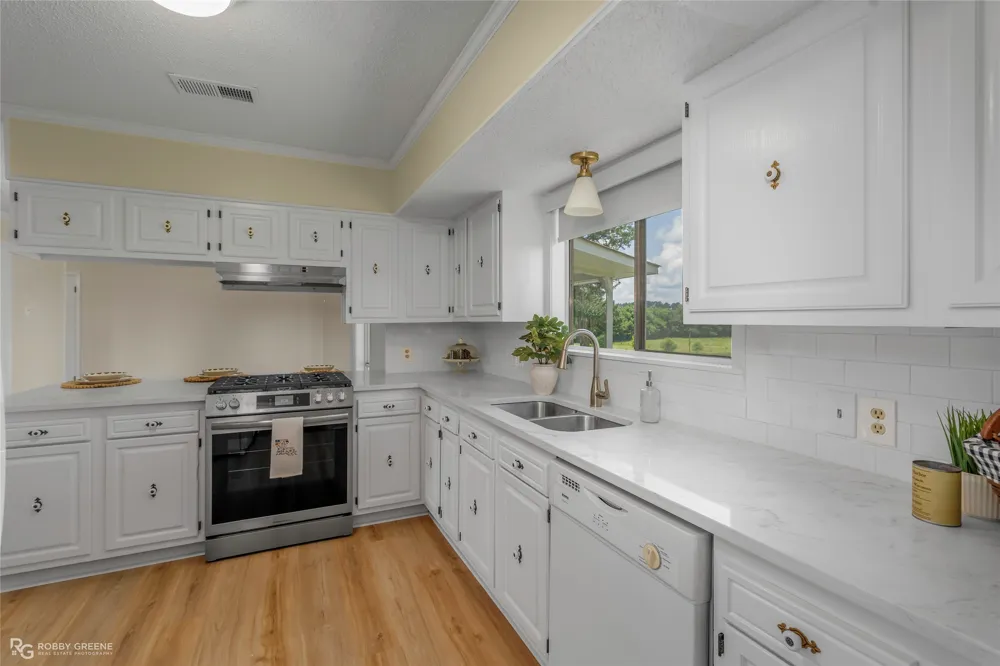 1241 Country Club Circle Minden, LA 71055
