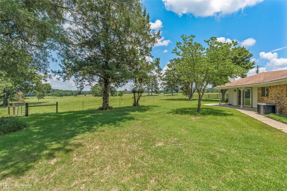1241 Country Club Circle Minden, LA 71055
