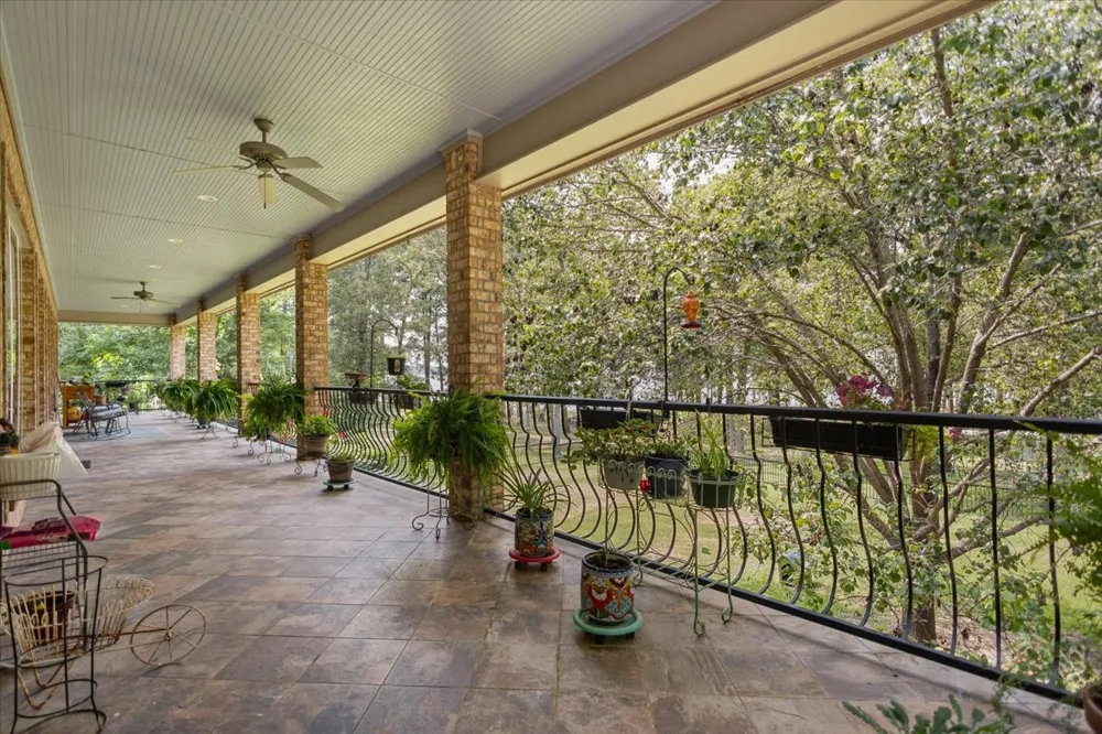 15722 Timberhill Drive Flint, TX 75762