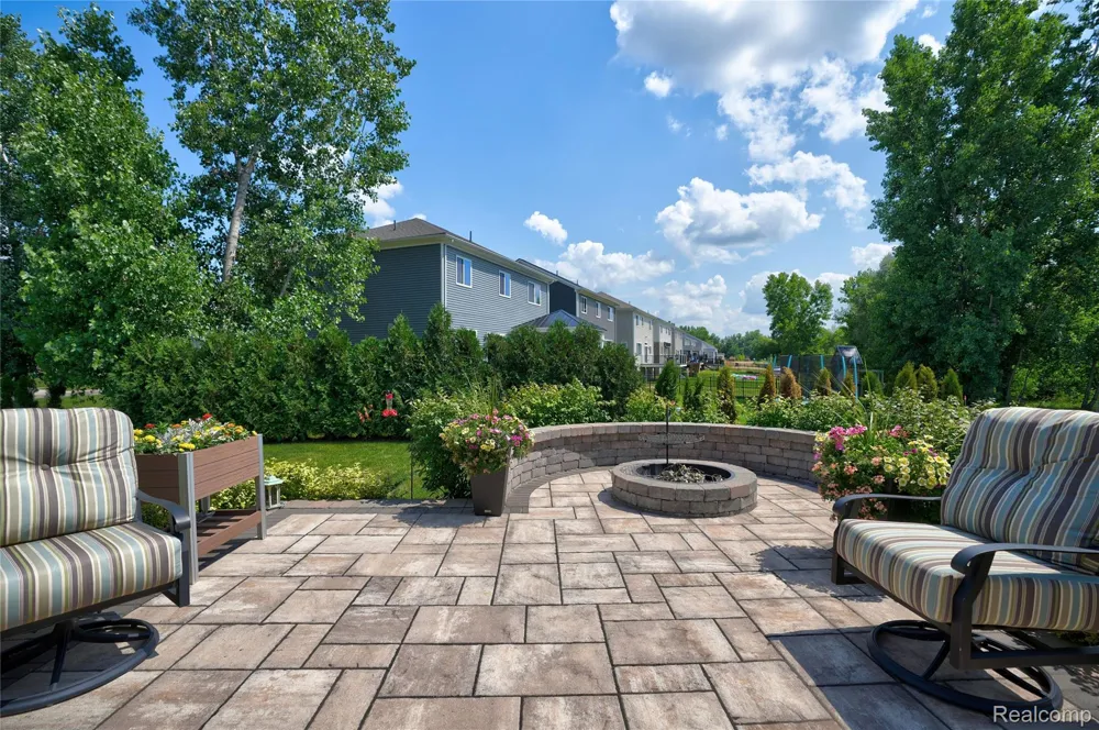322 Hidden River E Holly Township, MI 48442