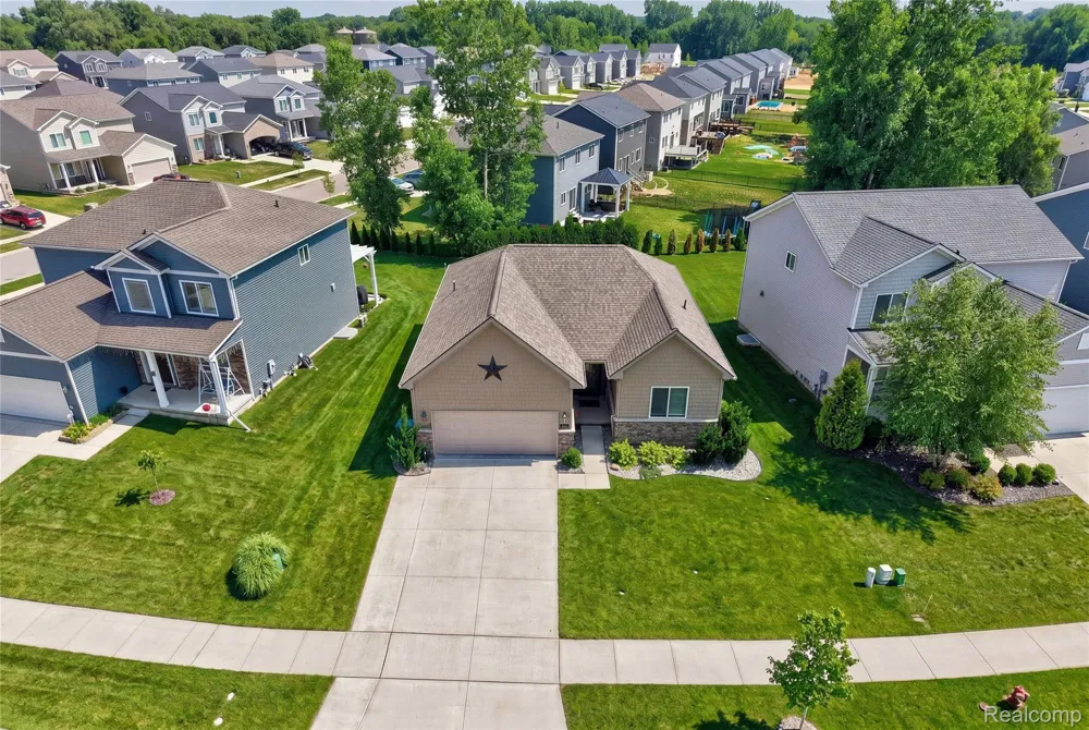 322 Hidden River E Holly Township, MI 48442