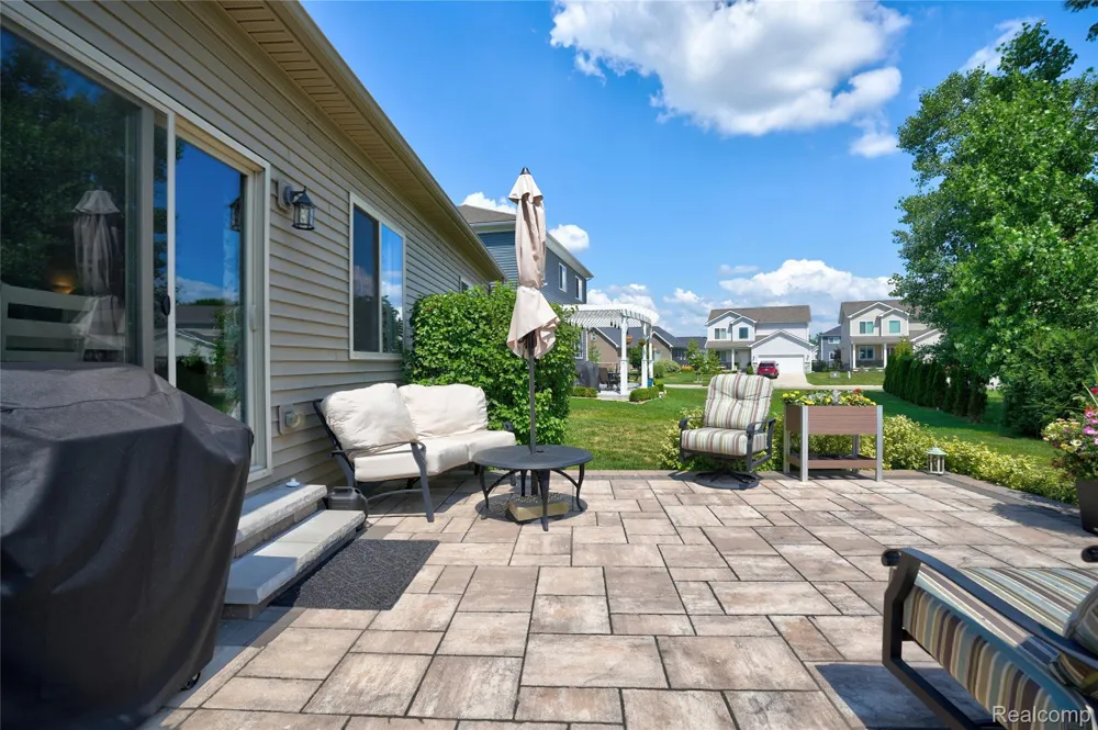 322 Hidden River E Holly Township, MI 48442