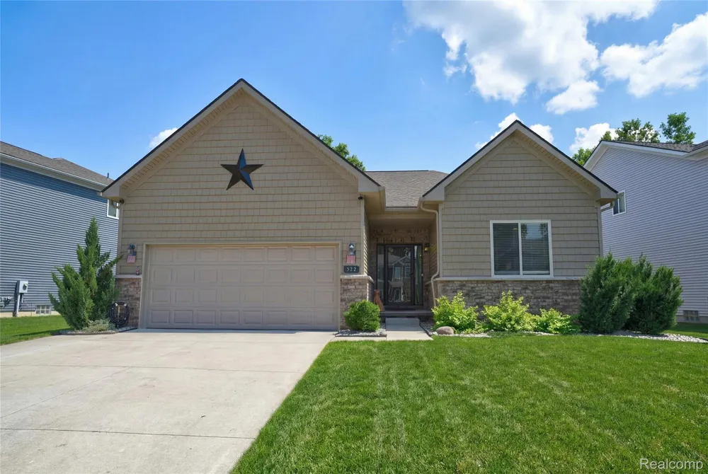 322 Hidden River E Holly Township, MI 48442