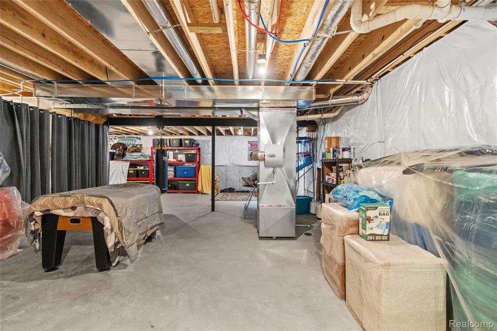 322 Hidden River E Holly Township, MI 48442