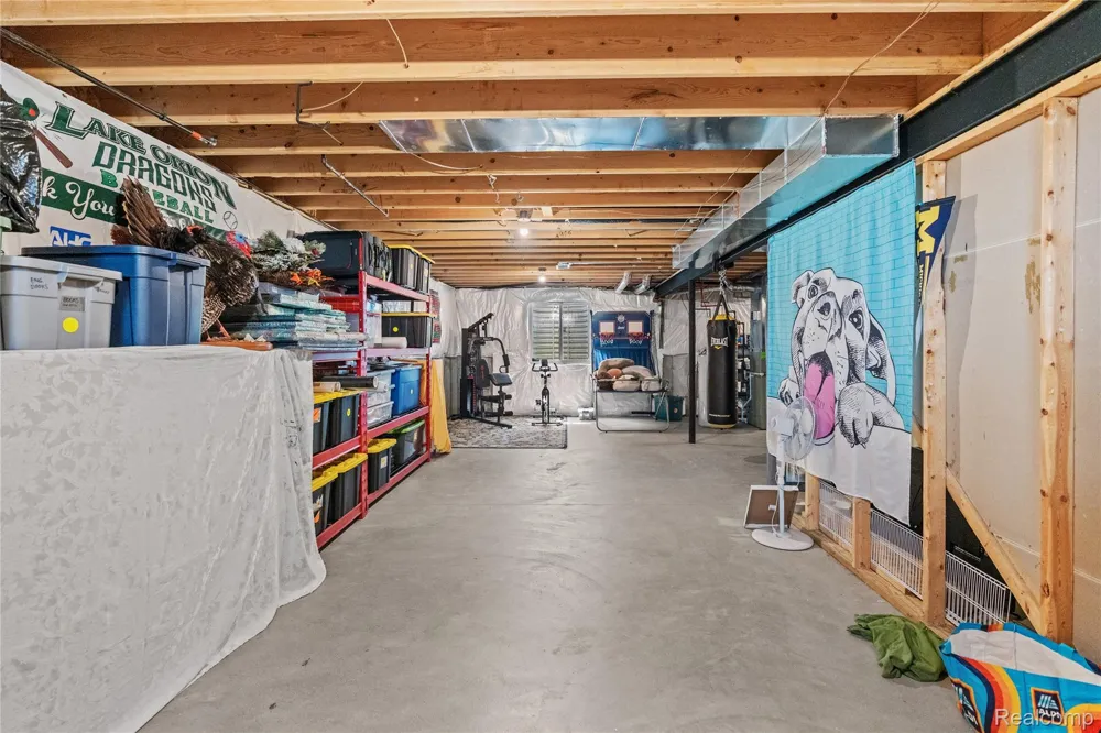322 Hidden River E Holly Township, MI 48442