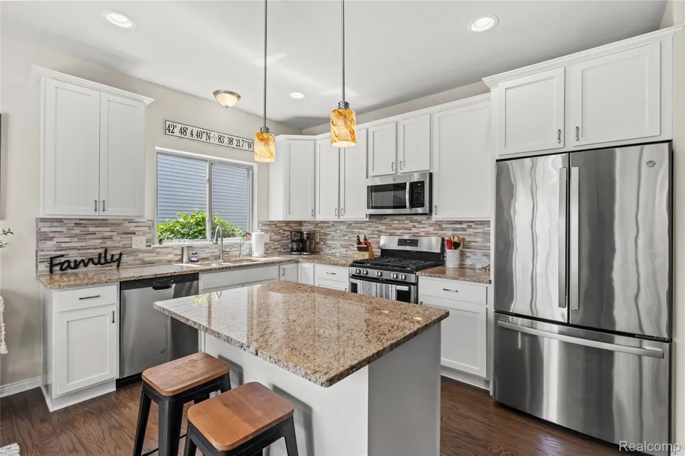 322 Hidden River E Holly Township, MI 48442