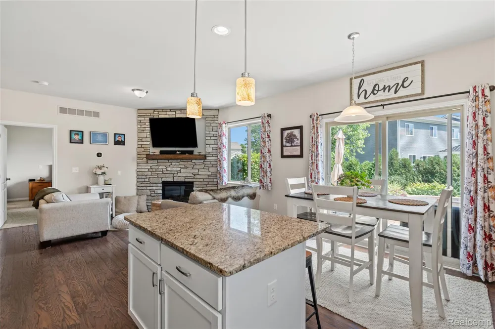 322 Hidden River E Holly Township, MI 48442