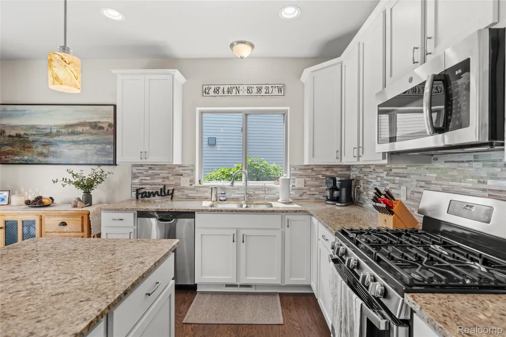 322 Hidden River E Holly Township, MI 48442