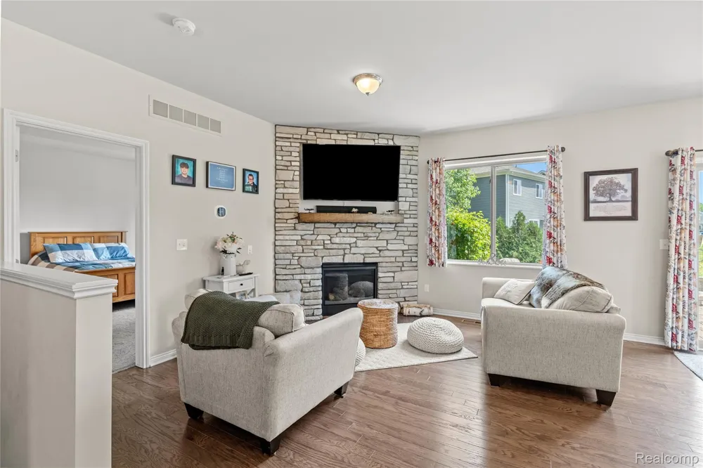 322 Hidden River E Holly Township, MI 48442