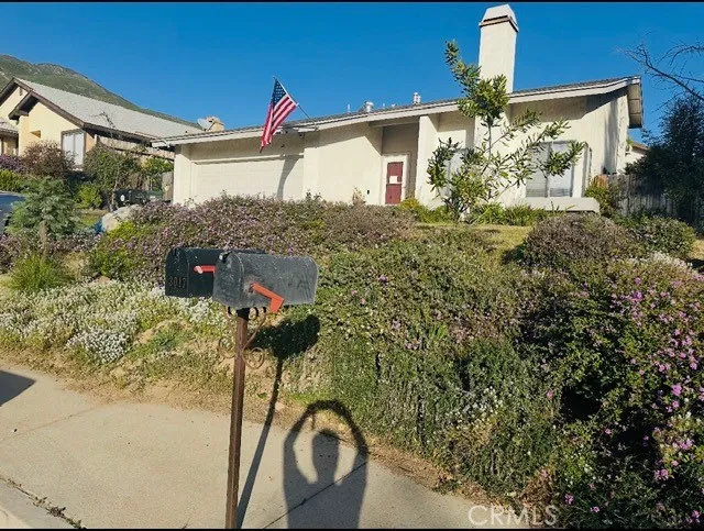 3017 Pepper Highland, CA 92346