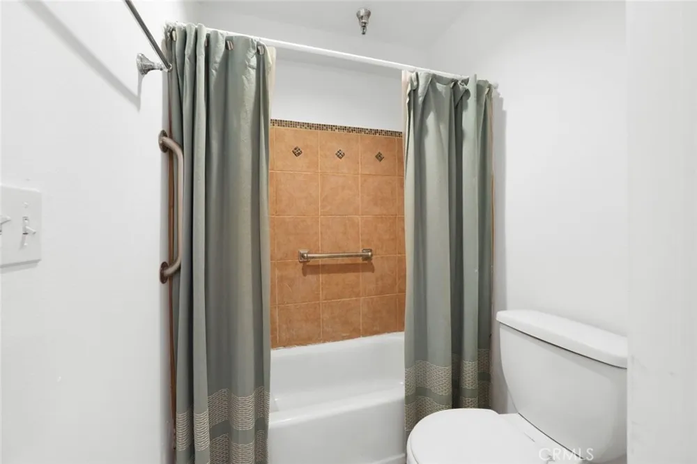 5143 Bakman #417 North Hollywood, CA 91601